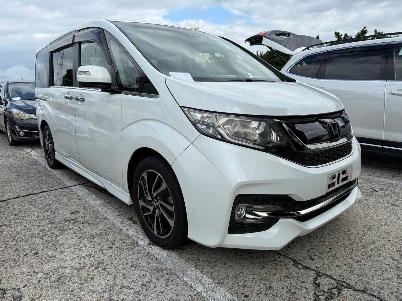 Honda Step Wagon RP3 2015 — фото 1
