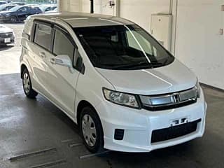 Honda FREED SPIKE 2015
