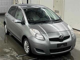 Toyota VITZ 2011