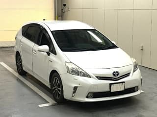 Toyota PRIUS ALPHA 2012