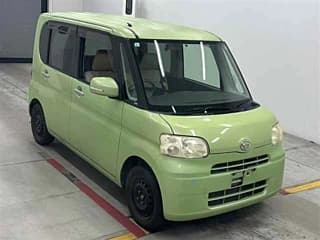 Daihatsu TANTO 2011
