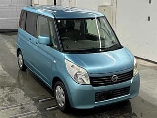 Nissan ROOX 2013