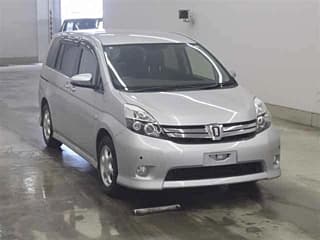 Toyota ISIS 2015