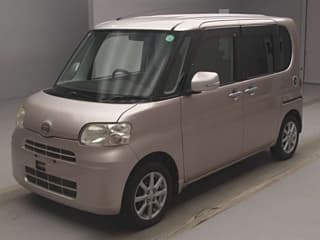 Daihatsu TANTO 2011