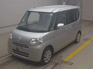 Daihatsu TANTO 2011