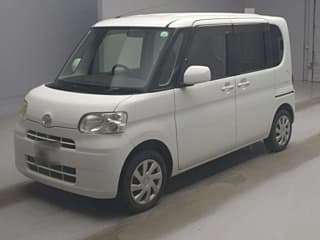 Daihatsu TANTO 2011