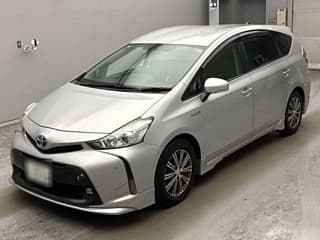 Toyota PRIUS ALPHA 2015