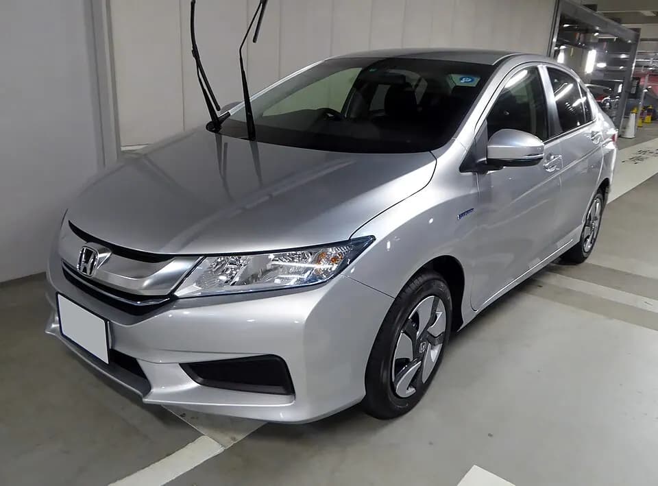 Honda Grace GM4