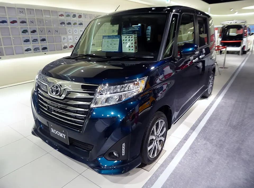 Toyota Roomy M900