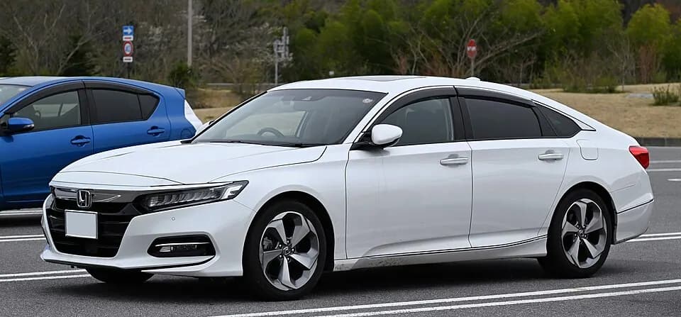 Honda Accord CV3 — фото 1