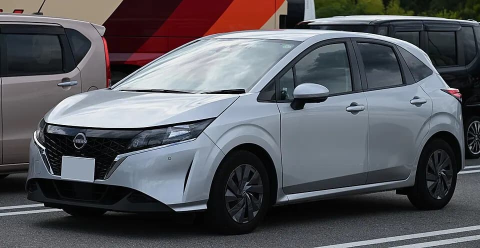 Nissan Note e-Power или Honda Fit e:HEV: какой гибрид привезти из Японии до 1,5 млн ₽
