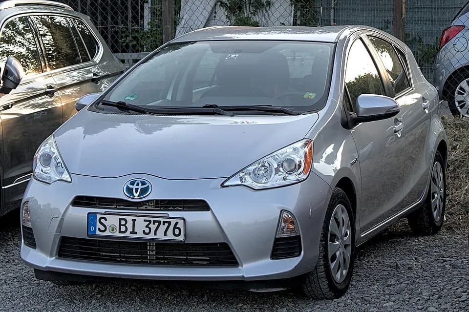 Toyota Prius c NHP170