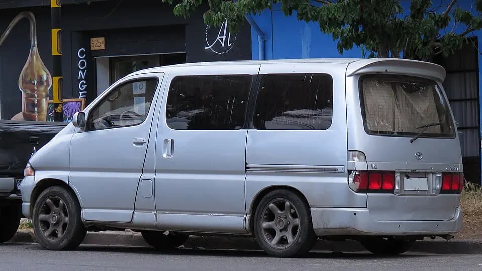 Toyota Granvia V6