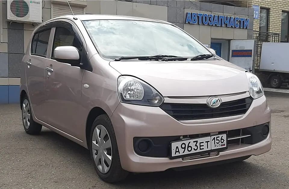 Daihatsu Mira e:S LA350