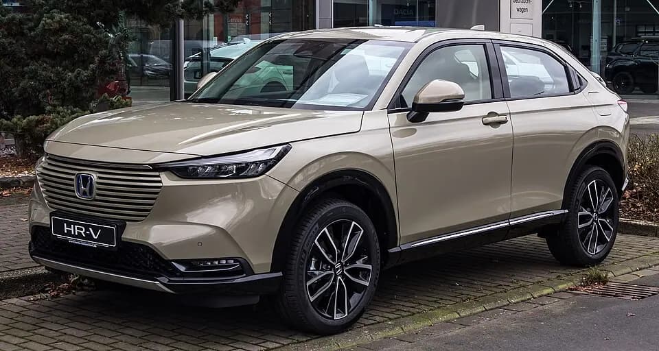 Honda Vezel из Японии: поколения, гибрид e:HEV и стоимость под ключ в 2026