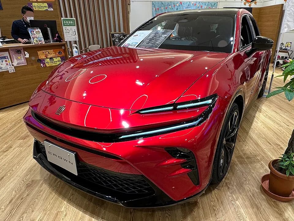 Toyota Crown Sport S236