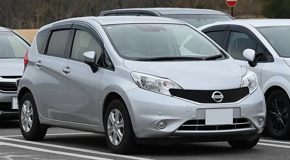 Nissan Note E12 — фото 1