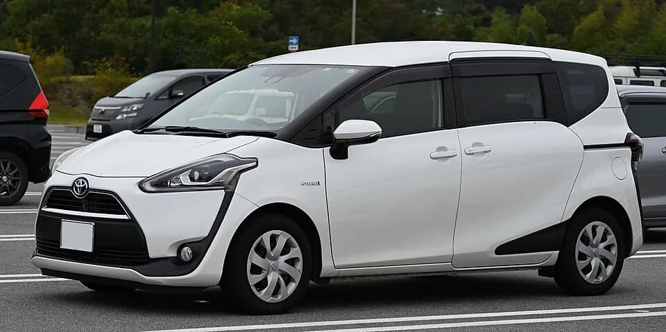 Toyota Sienta NHP170