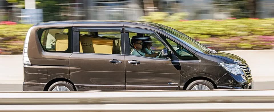 Nissan Serena C26 — фото 1