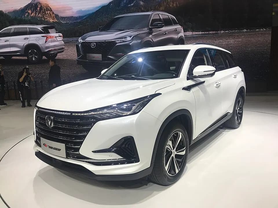 Changan CS75 Plus — фото 1