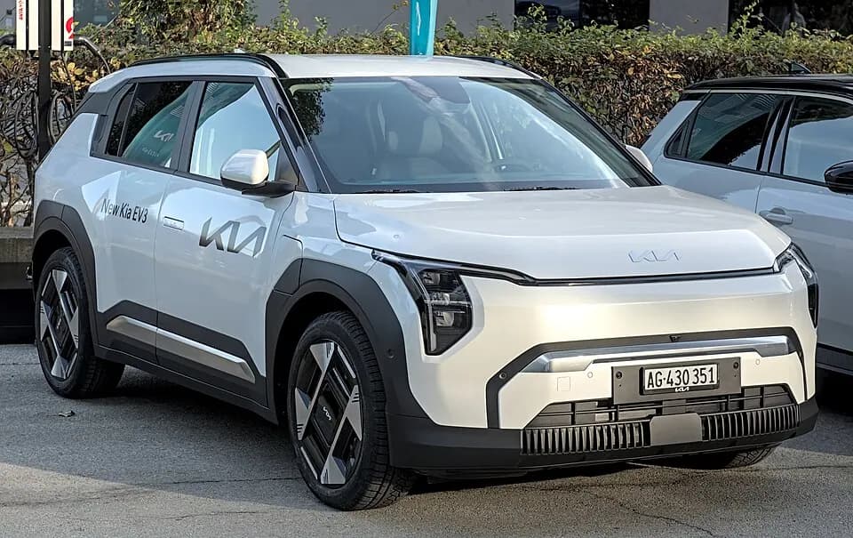 Kia EV3 — фото 1