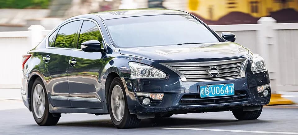 Nissan Teana — фото 1