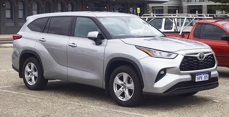 Toyota Kluger XU70