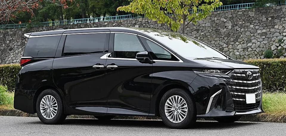 Toyota Alphard H40 — фото 1