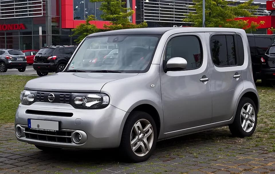Nissan Cube — фото 1