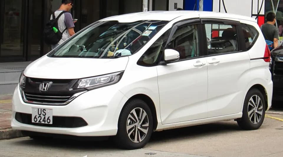 Honda Freed — фото 1