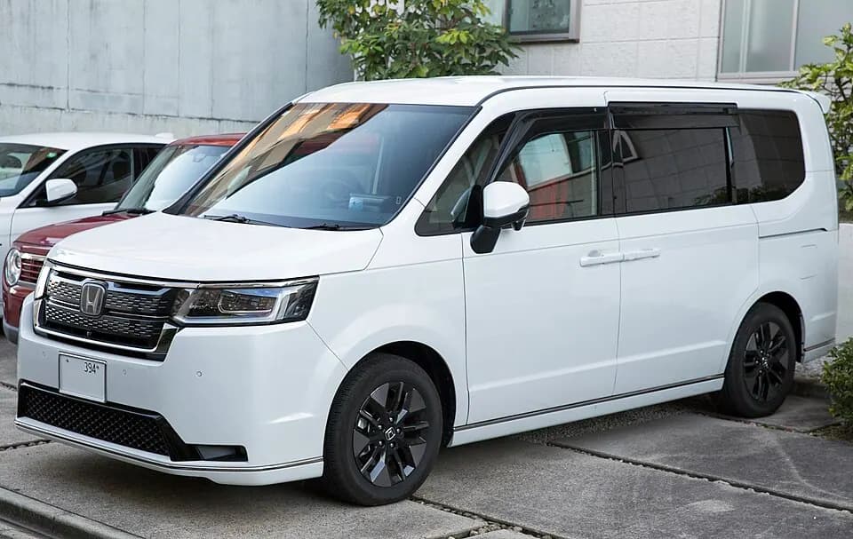 Honda Step WGN — фото 1