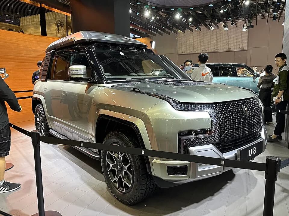 BYD Yangwang U8