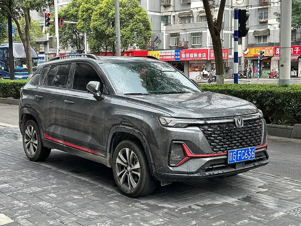 Changan CS35 Plus — фото 1