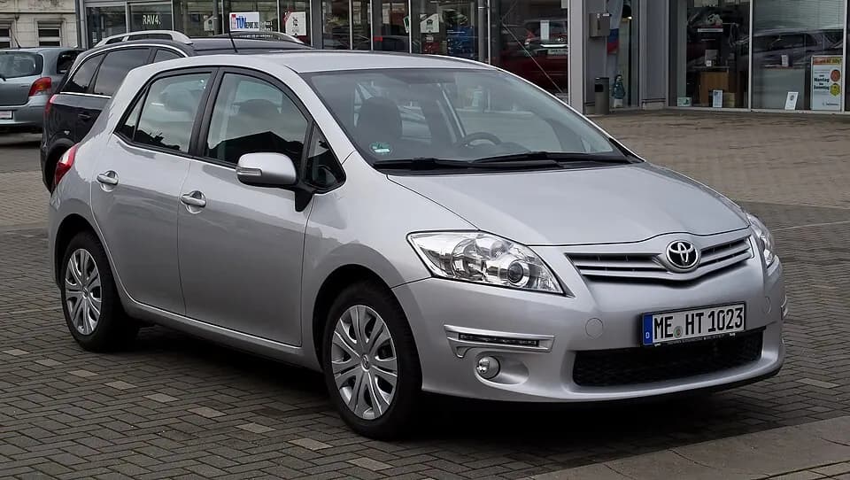 Toyota Auris E150