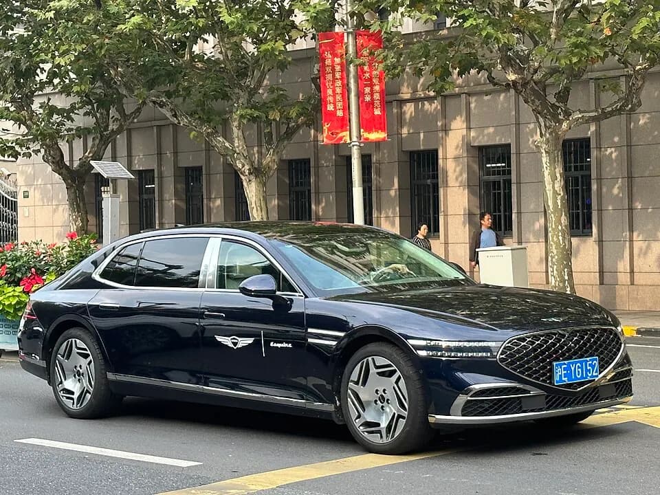Genesis G90