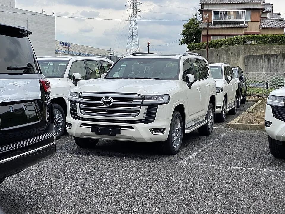 Toyota Land Cruiser 300