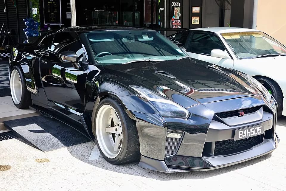 Nissan GT-R R35 (2017) — фото 1
