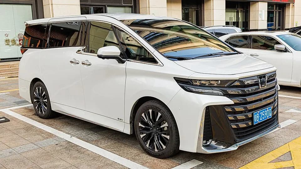Toyota Crown Vellfire