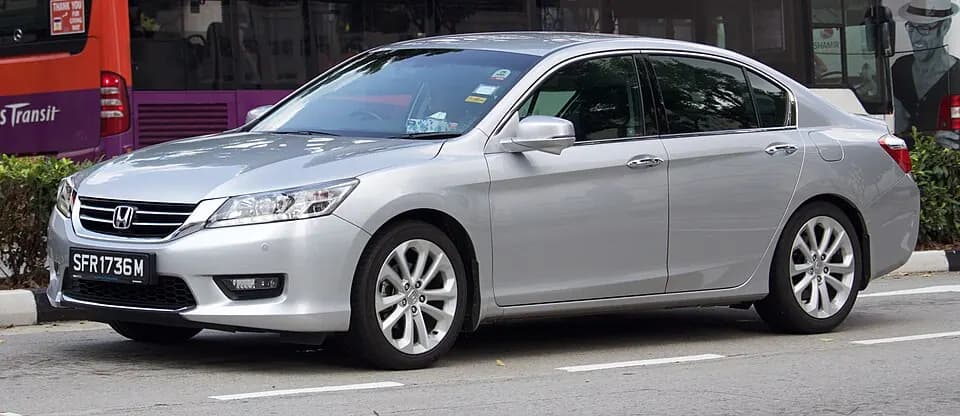 Honda Accord — фото 1