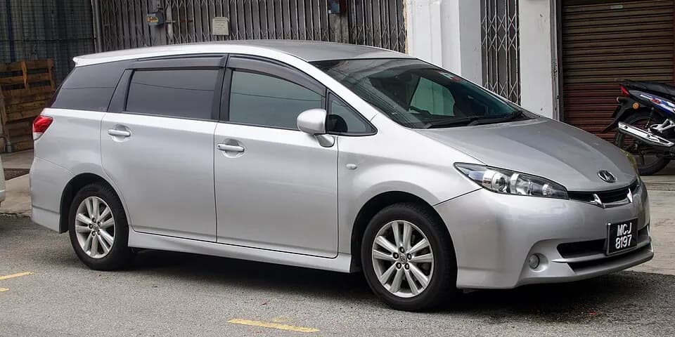 Toyota Wish E180 — фото 1