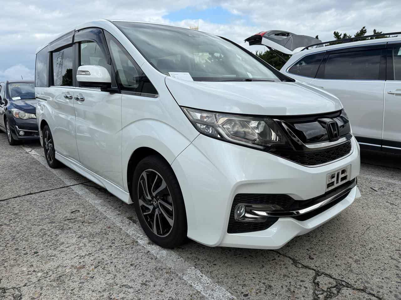 Honda Step Wagon RP3 2015
